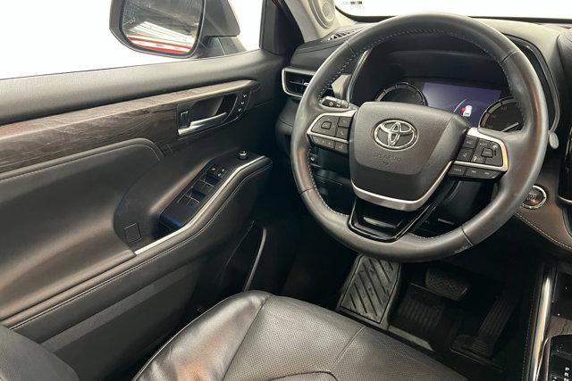 used 2022 Toyota Highlander car, priced at $45,802