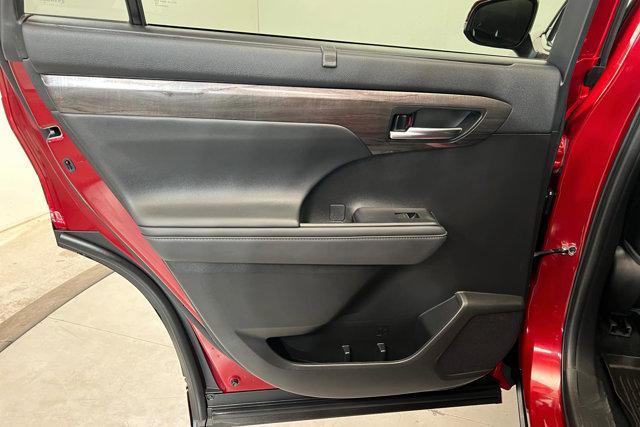 used 2022 Toyota Highlander car, priced at $45,802