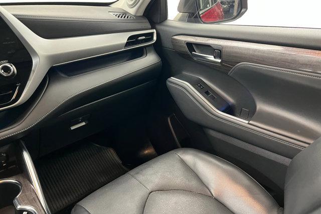 used 2022 Toyota Highlander car, priced at $45,802