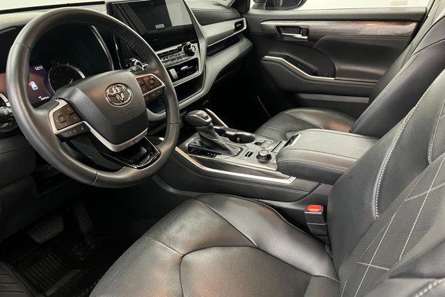 used 2022 Toyota Highlander car, priced at $45,802