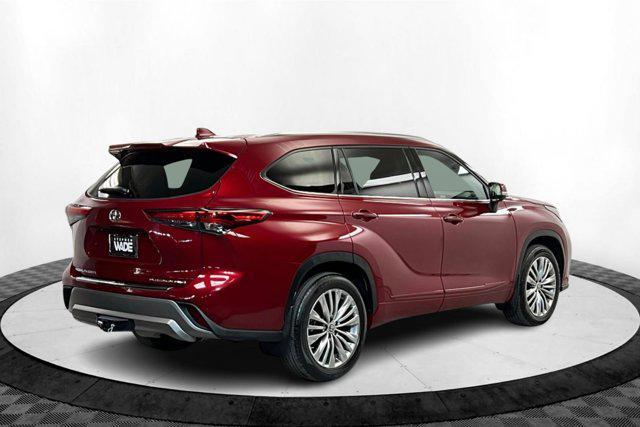 used 2022 Toyota Highlander car, priced at $45,802