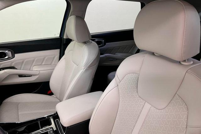 used 2023 Kia Sorento car, priced at $32,029