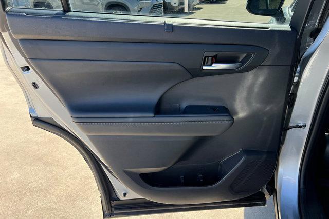 used 2022 Toyota Highlander car, priced at $35,870