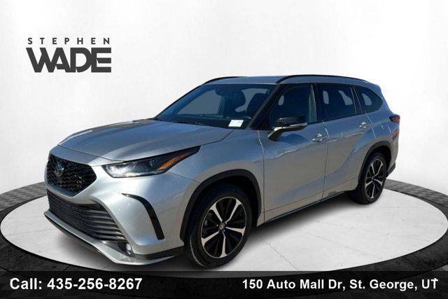 used 2022 Toyota Highlander car, priced at $35,870