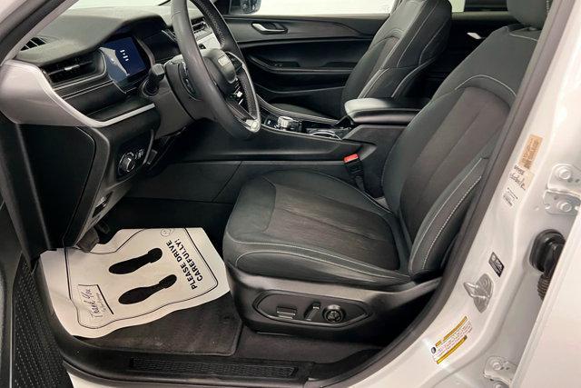 used 2023 Jeep Grand Cherokee car, priced at $24,286