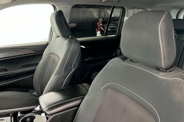 used 2023 Jeep Grand Cherokee car, priced at $24,286