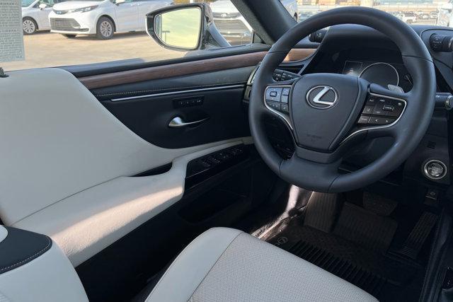 used 2025 Lexus ES 350 car, priced at $50,848