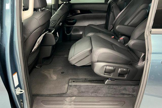 used 2025 Kia Carnival Hybrid car, priced at $52,547
