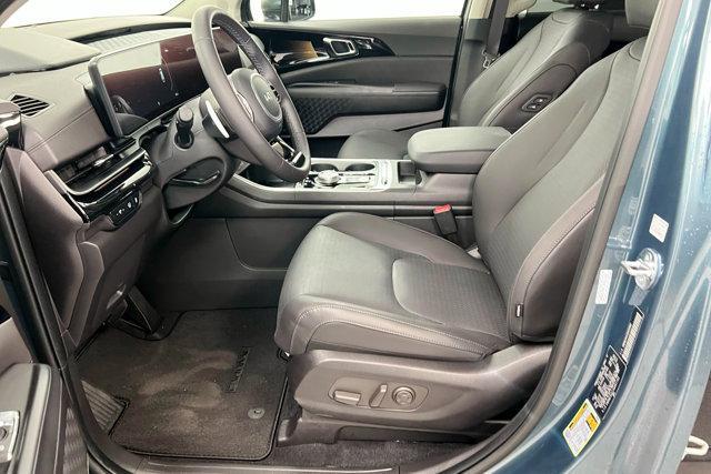 used 2025 Kia Carnival Hybrid car, priced at $52,547