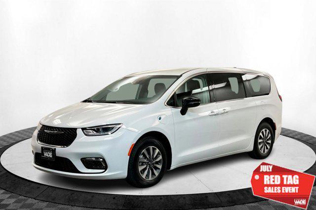 used 2024 Chrysler Pacifica Hybrid car, priced at $30,943