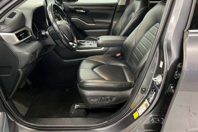 used 2021 Toyota Highlander Hybrid car, priced at $30,992