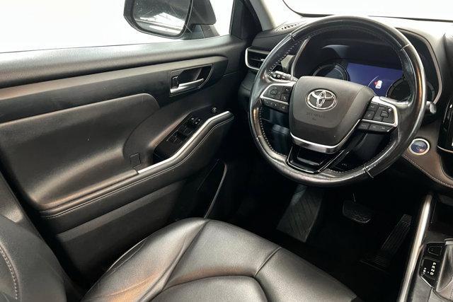 used 2021 Toyota Highlander Hybrid car, priced at $30,992