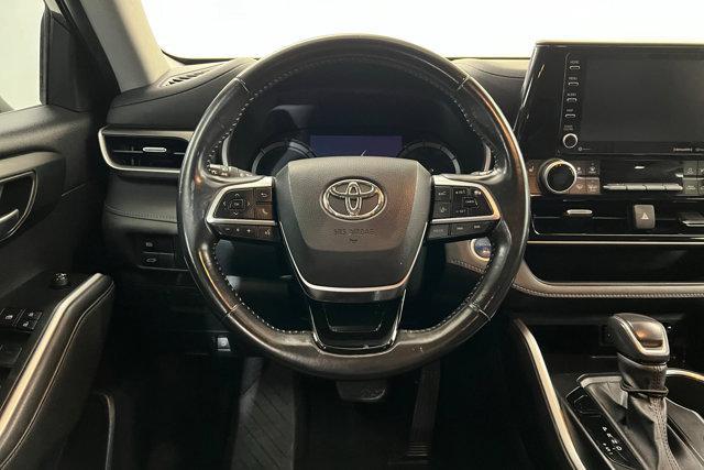 used 2021 Toyota Highlander Hybrid car, priced at $30,992