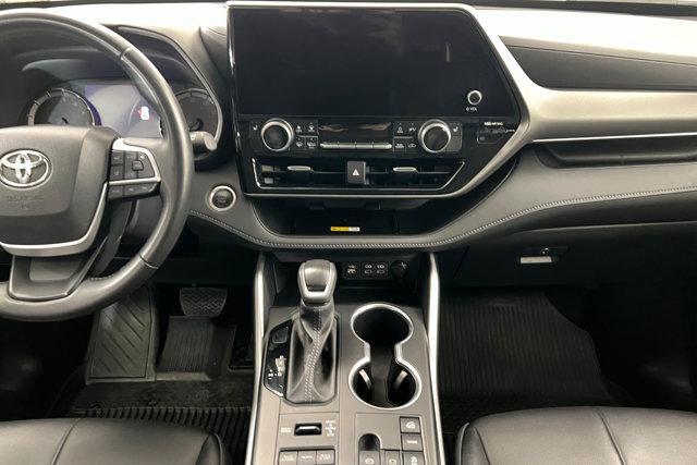 used 2024 Toyota Highlander car, priced at $43,491