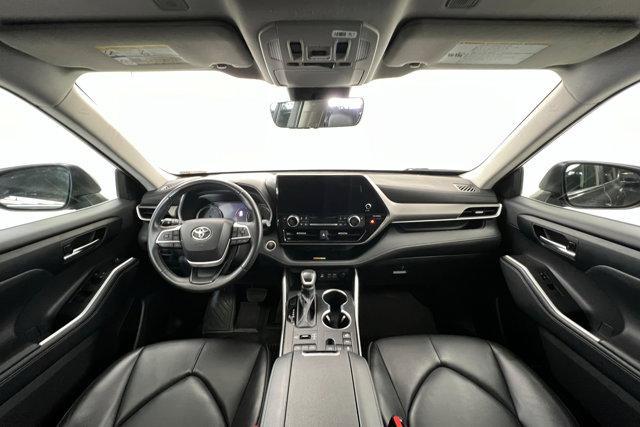 used 2024 Toyota Highlander car, priced at $43,491