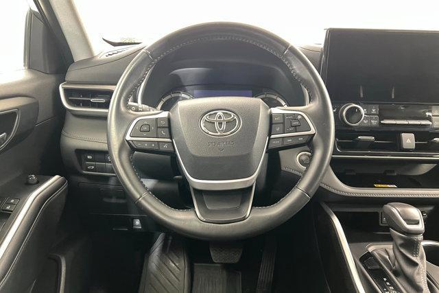 used 2024 Toyota Highlander car, priced at $43,491