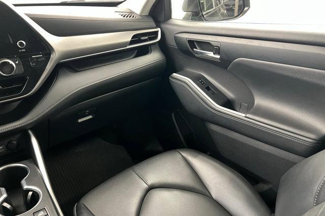 used 2024 Toyota Highlander car, priced at $43,491