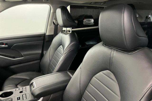 used 2024 Toyota Highlander car, priced at $43,491