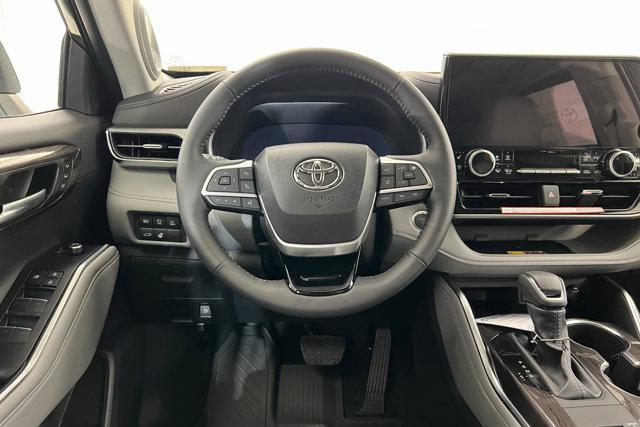 new 2025 Toyota Highlander Hybrid car, priced at $57,457