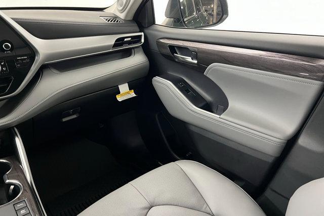 new 2025 Toyota Highlander Hybrid car, priced at $57,457