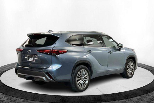 used 2022 Toyota Highlander car, priced at $36,698
