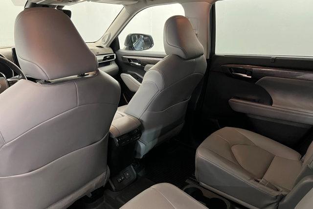 used 2022 Toyota Highlander car, priced at $36,698
