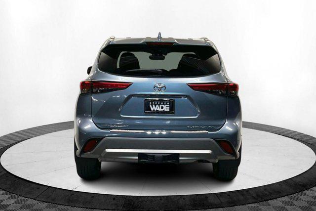 used 2022 Toyota Highlander car, priced at $36,698