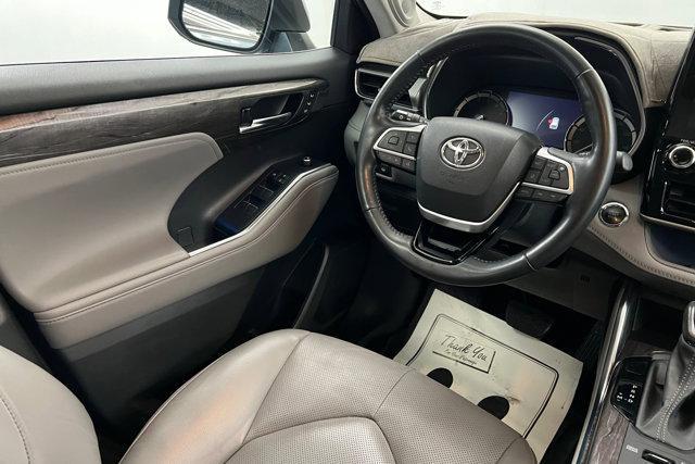 used 2022 Toyota Highlander car, priced at $36,698