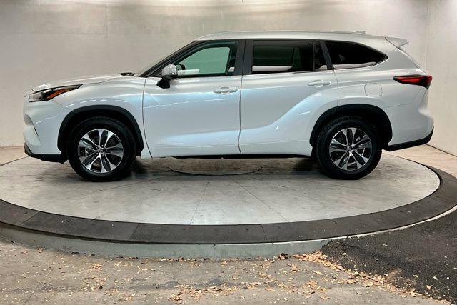 used 2023 Toyota Highlander car, priced at $39,998