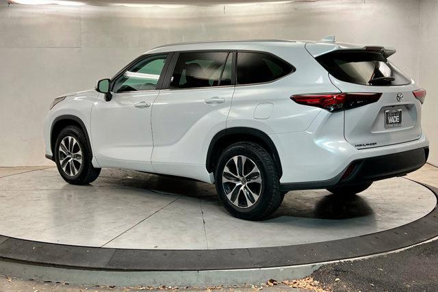 used 2023 Toyota Highlander car, priced at $39,998