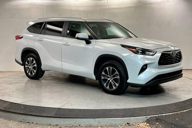 used 2023 Toyota Highlander car, priced at $39,998