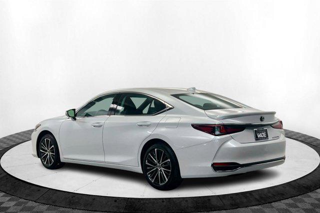 used 2025 Lexus ES 300h car, priced at $50,672