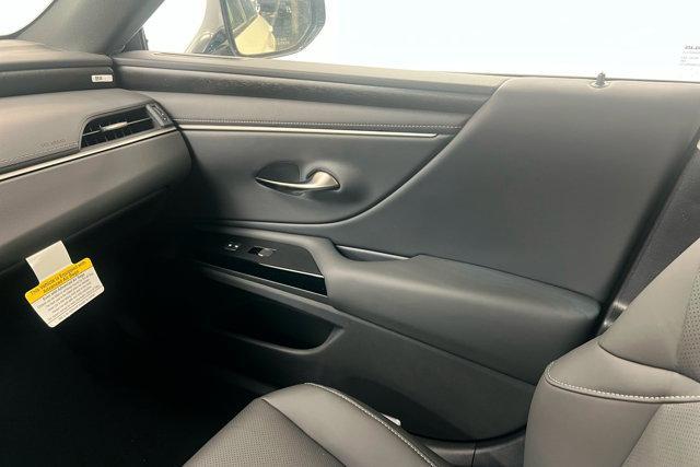 used 2025 Lexus ES 300h car, priced at $50,672