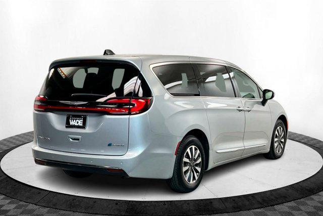 used 2023 Chrysler Pacifica Hybrid car, priced at $28,745