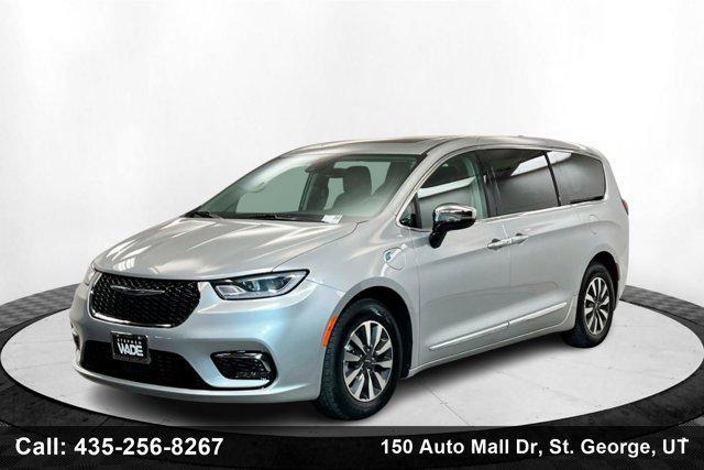 used 2023 Chrysler Pacifica Hybrid car, priced at $28,934