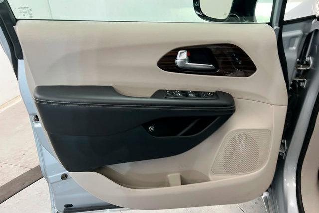 used 2023 Chrysler Pacifica Hybrid car, priced at $28,745