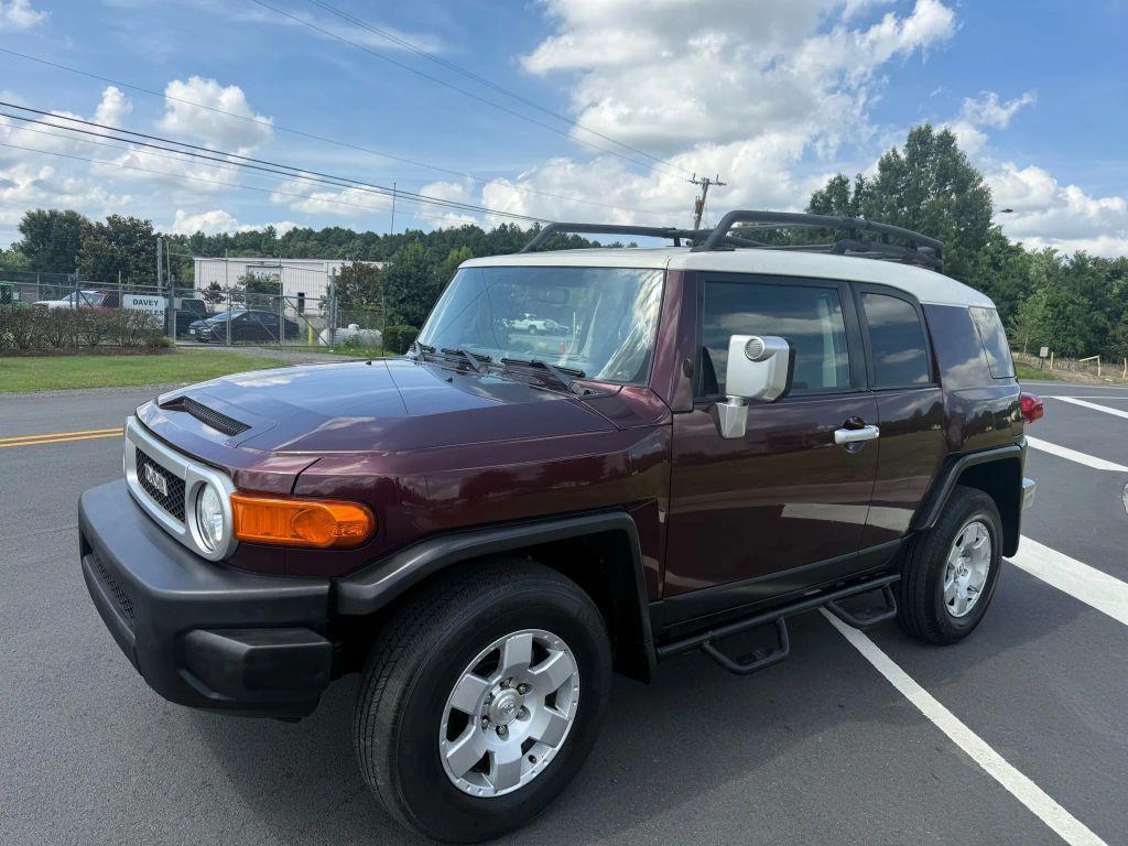 used 2007 Toyota FJ Cruiser car, priced at $13,499