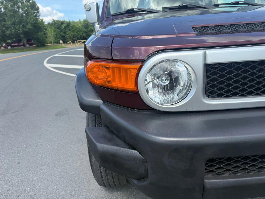 used 2007 Toyota FJ Cruiser car, priced at $13,499