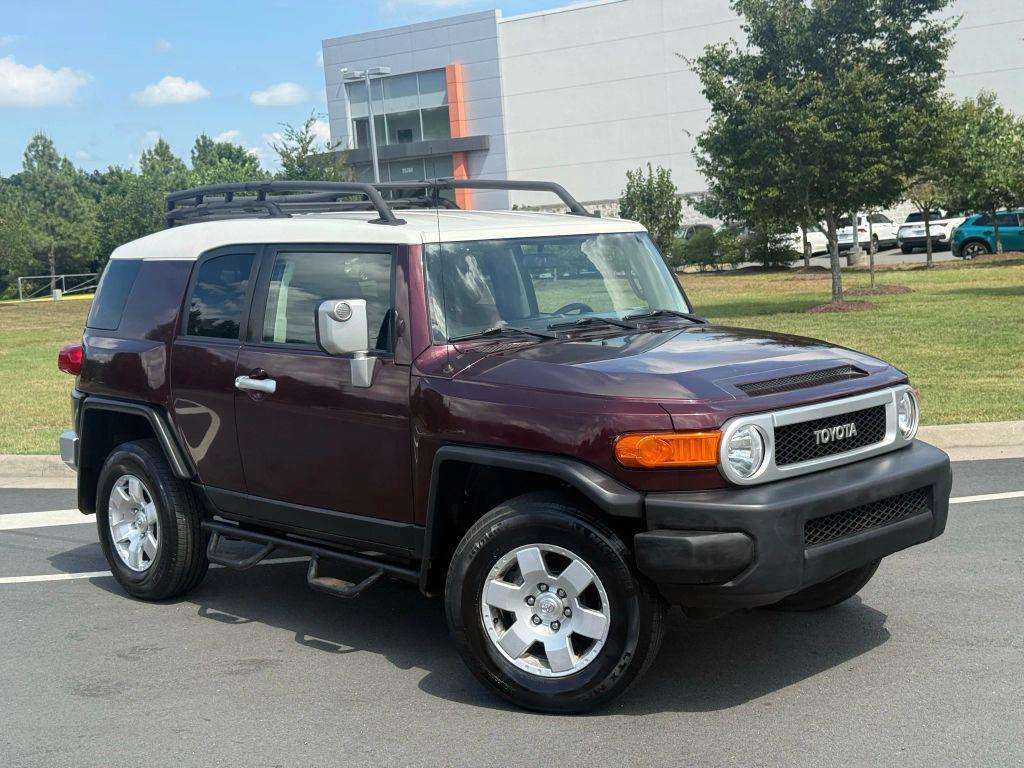 used 2007 Toyota FJ Cruiser car, priced at $13,499
