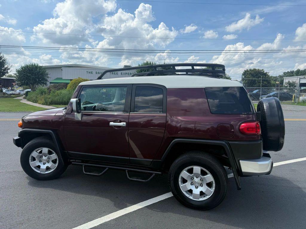 used 2007 Toyota FJ Cruiser car, priced at $13,499
