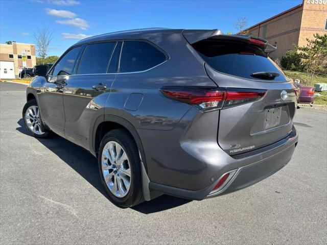 used 2024 Toyota Highlander Hybrid car, priced at $54,995