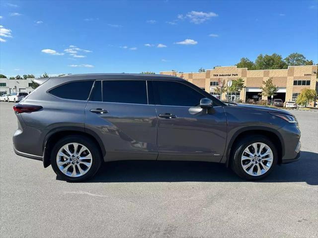 used 2024 Toyota Highlander Hybrid car, priced at $54,995