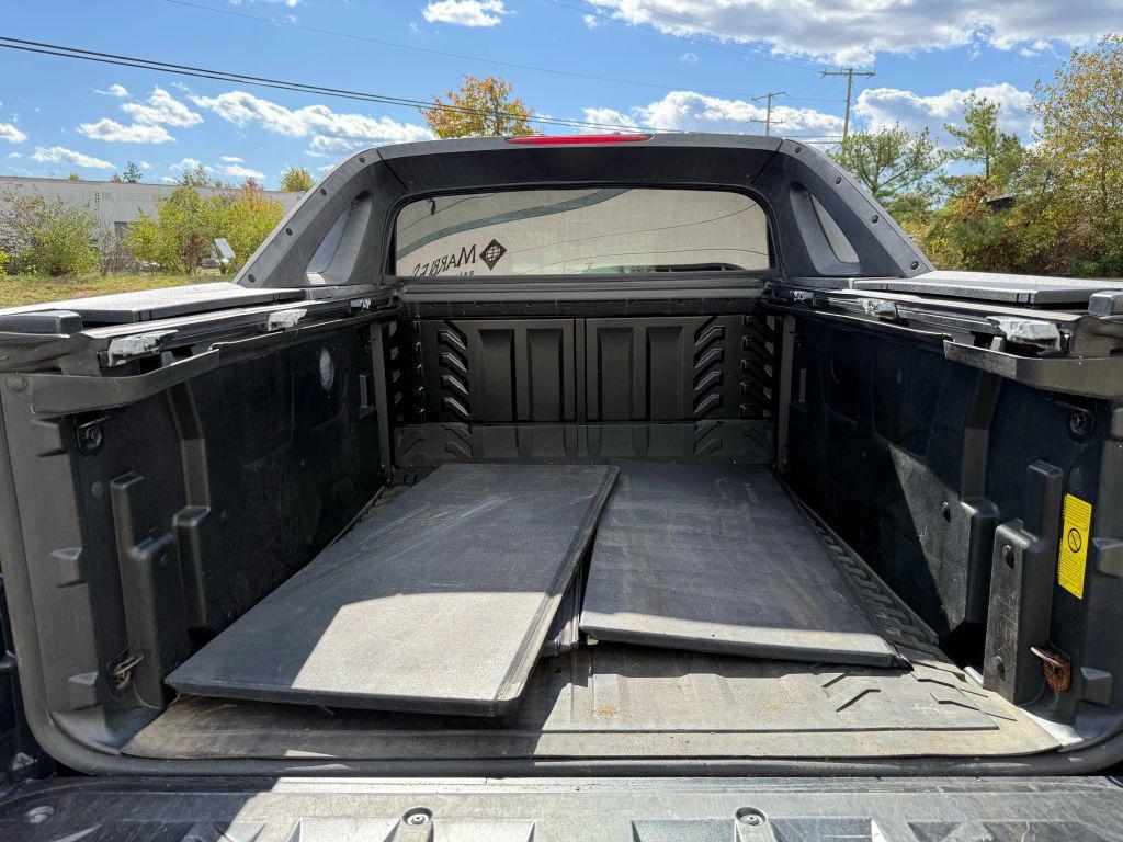 used 2007 Chevrolet Avalanche car, priced at $9,499