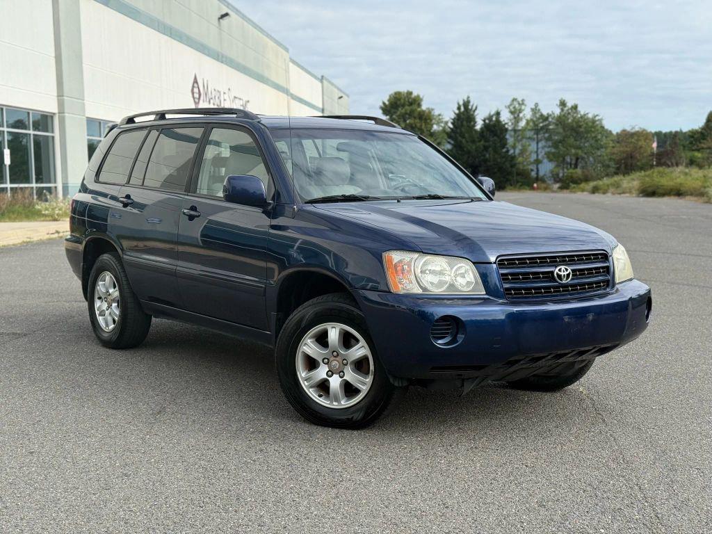 used 2002 Toyota Highlander car, priced at $4,999