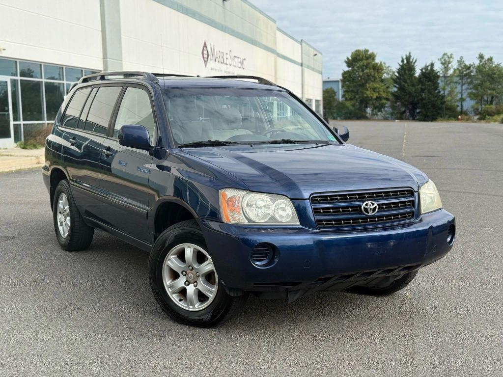 used 2002 Toyota Highlander car, priced at $4,999