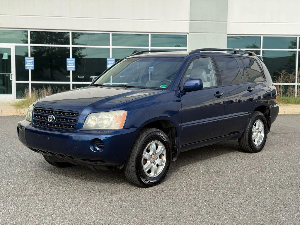 used 2002 Toyota Highlander car, priced at $4,999