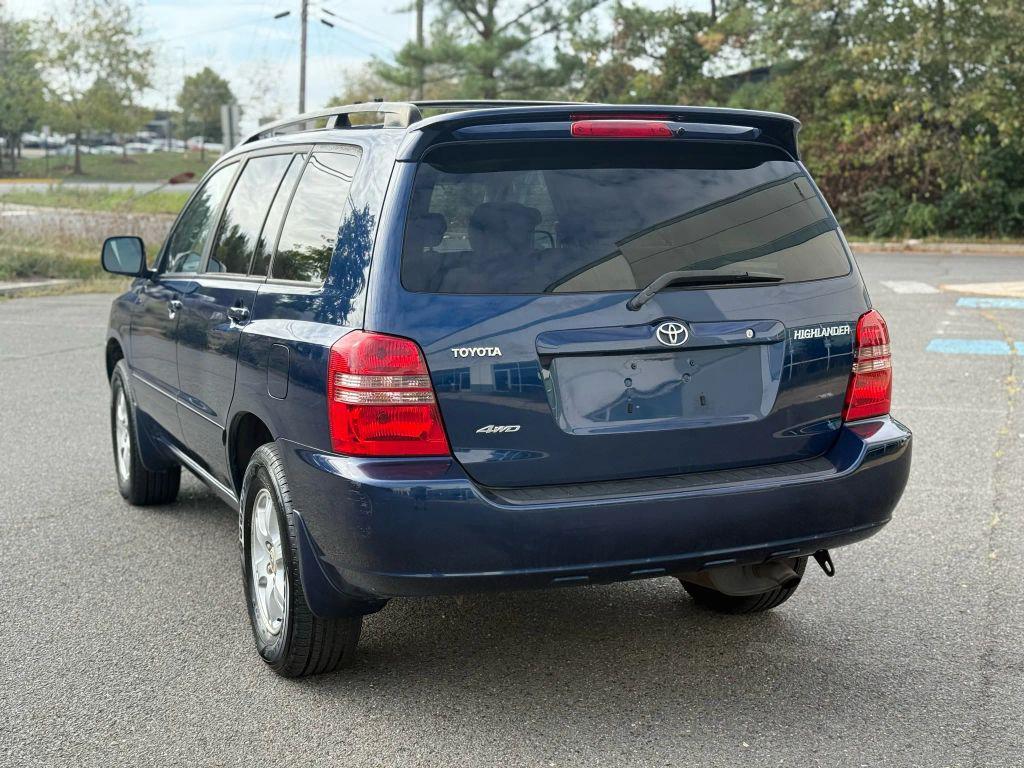used 2002 Toyota Highlander car, priced at $4,999