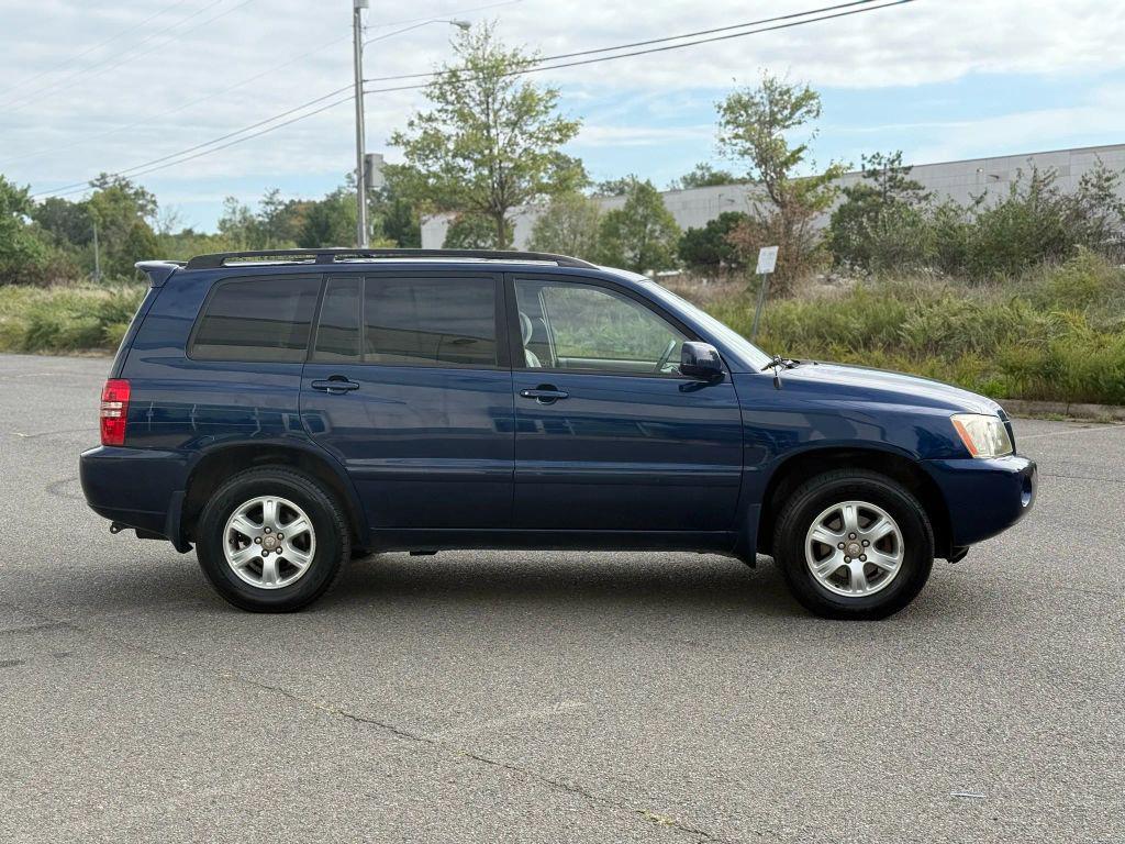 used 2002 Toyota Highlander car, priced at $4,999
