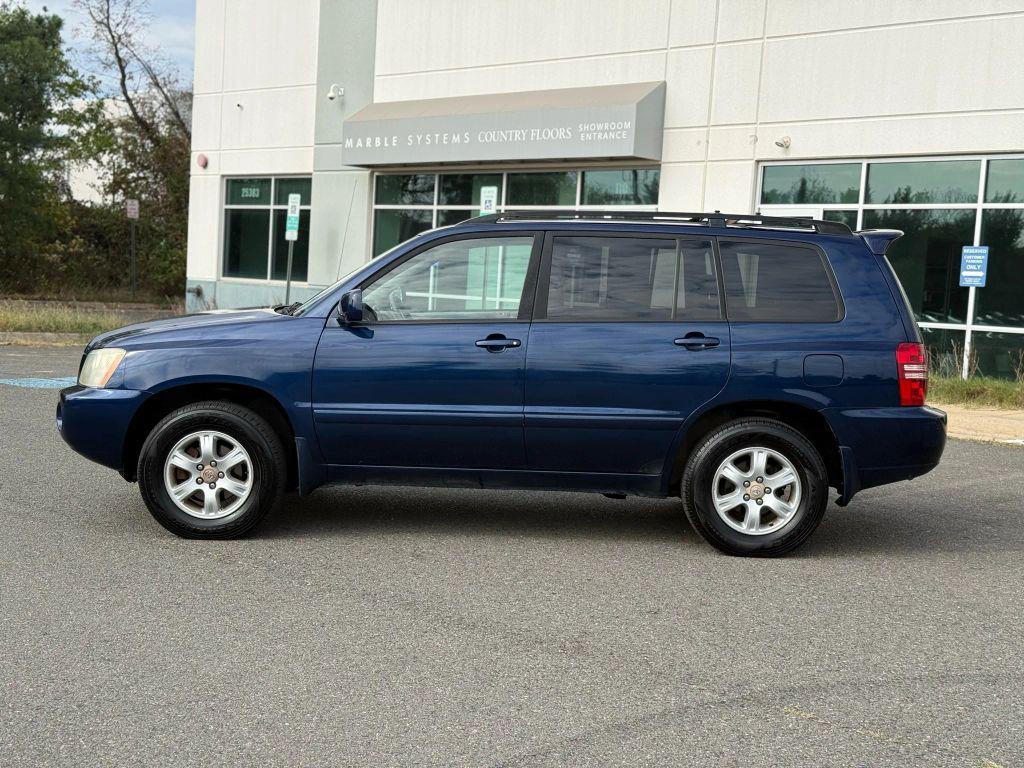 used 2002 Toyota Highlander car, priced at $4,999