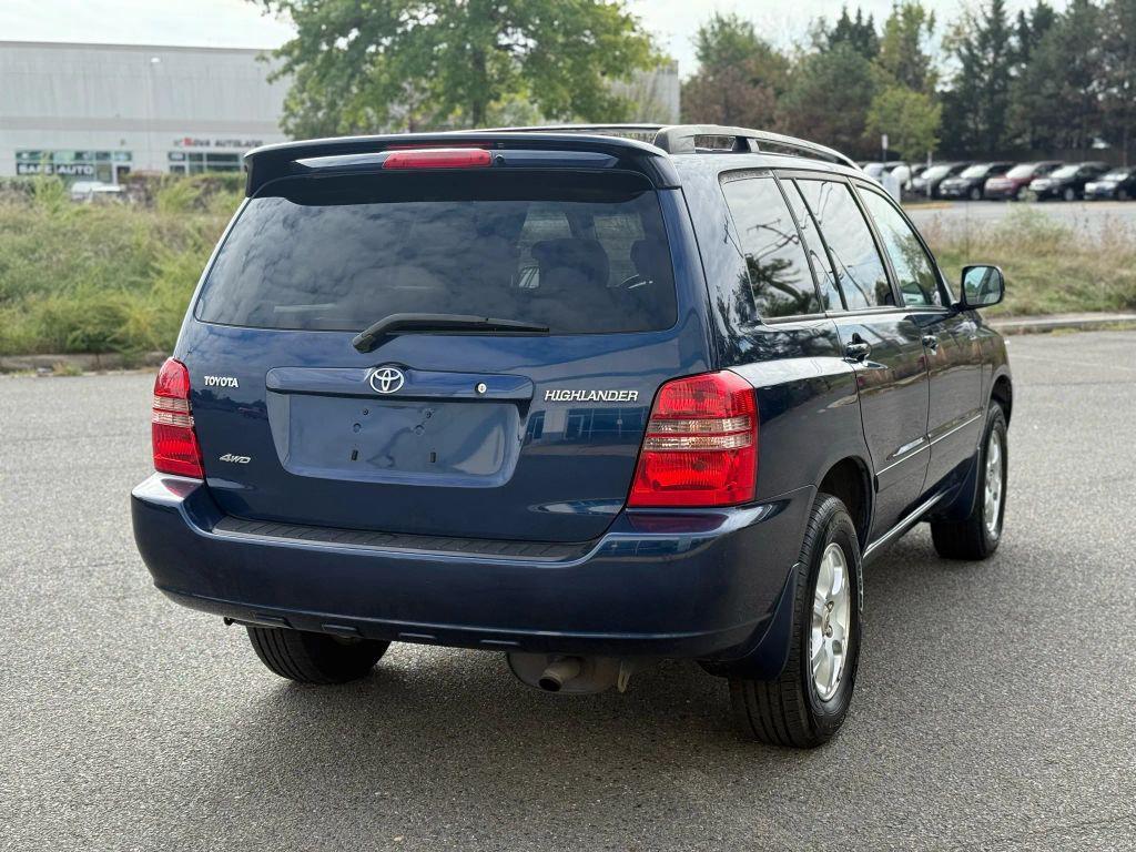 used 2002 Toyota Highlander car, priced at $4,999
